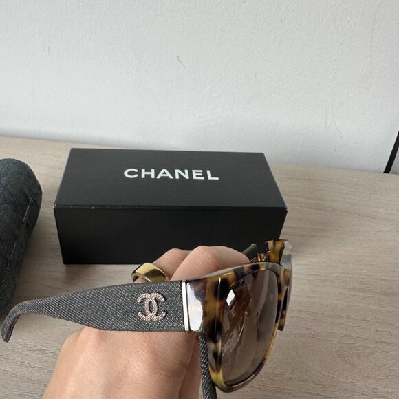 Chanel CC Logo Sunglasses Tortoise and Denim Frame - Picture 6 of 13